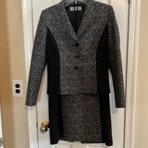 2 piece Tahari suit, black/white speckled with black color block